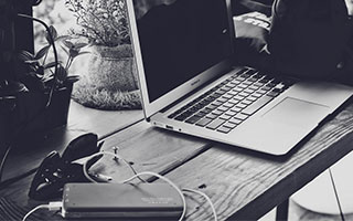 8000万引爆悬念！利物浦疯抢23岁铁卫，溢价3000万值不值？